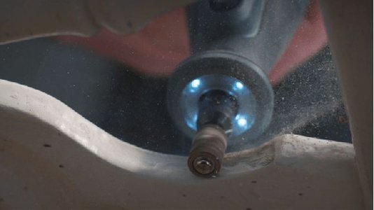 Haste Dremel 430 Para Lixar 6,4Mm (1/4) Com Tubo De Lixa Grão 60 Grosso Para Madeira, Fibra De Vidro, Plástico E Eva 2615000430