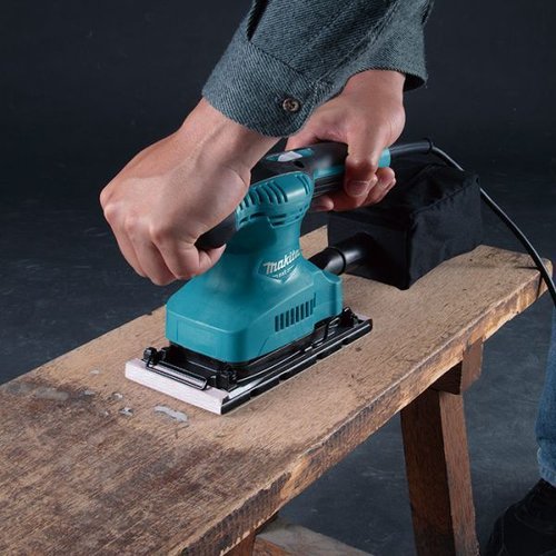 Lixadeira Orbital 190W Com Lixa, Furador E Coletor De Pó Makita M9203B 127V