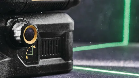 Nível a Laser Verde 70 Metros 20V Dewalt Modelo DCLE34030GB 360º 3 Linhas